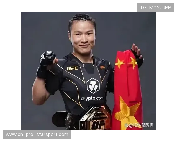 张伟丽最新训练太狠：拳套都裂了