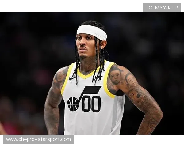 静默的基石：阿门·汤普森的全面之夜