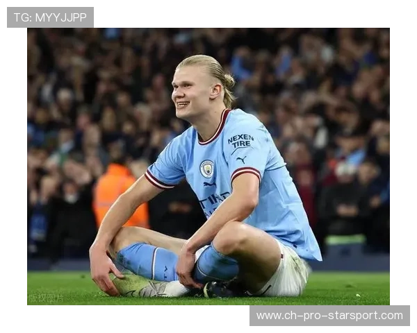 哈兰德禁区内抗住防守队员,侧身扫射打入个人赛季第32球 哈兰德禁区内抗住防守队员,侧身扫射打入个人赛季第32球