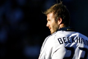 星空体育app登录入口-球迷音乐会与比赛配合举办，增强观赛体验，球赛的音乐